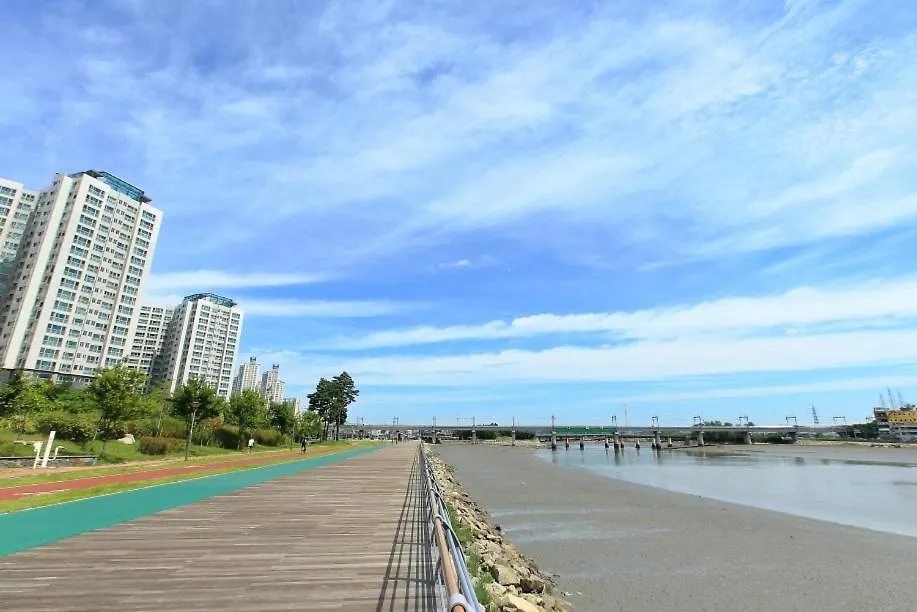 인천 인하대역 풀옵션 2룸 공항과 송도 가까운 고층 뷰가 멋진집 Apartment South Korea