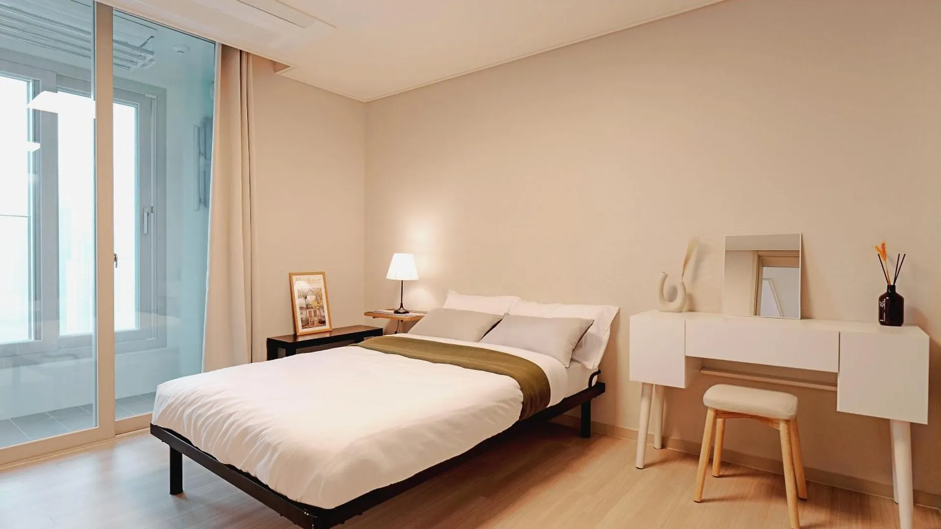 인천 인하대역 풀옵션 2룸 공항과 송도 가까운 고층 뷰가 멋진집 Apartment