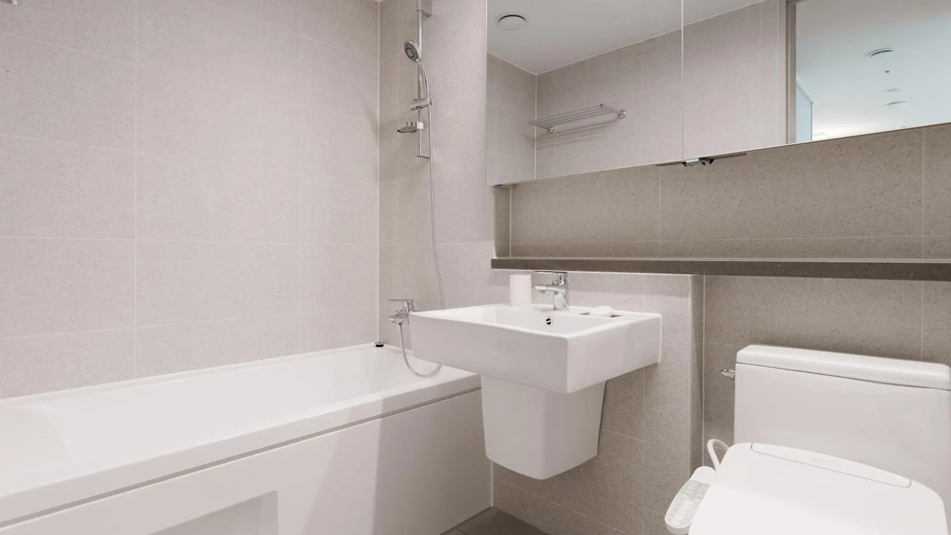 인천 인하대역 풀옵션 2룸 공항과 송도 가까운 고층 뷰가 멋진집 Apartment 0*, Incheon South Korea